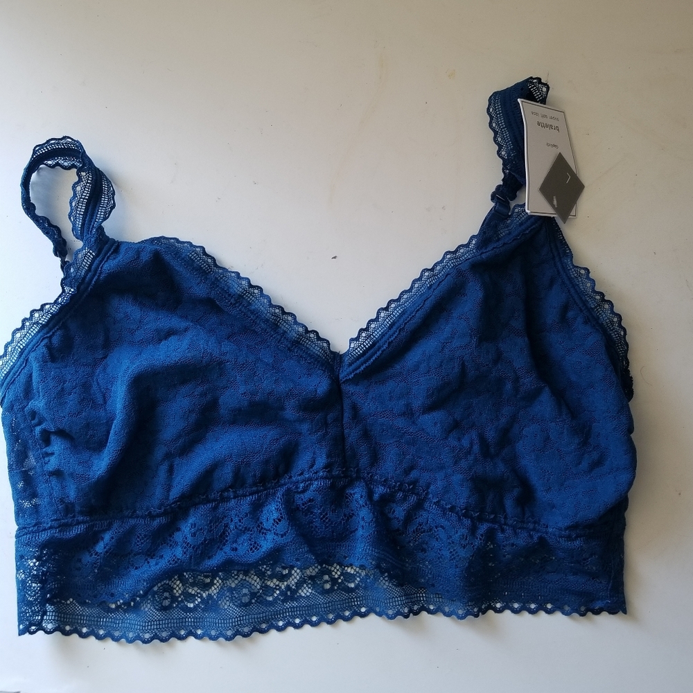 4 lace bralettes
